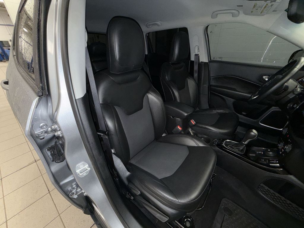 Thumbnail: 2019 Jeep Compass - 10