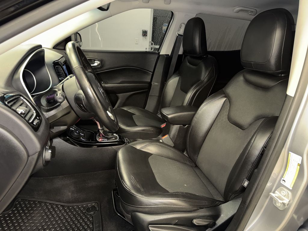 Thumbnail: 2019 Jeep Compass - 9