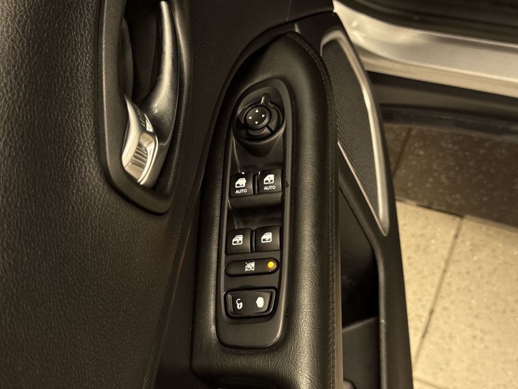 Thumbnail: 2019 Jeep Compass - 25