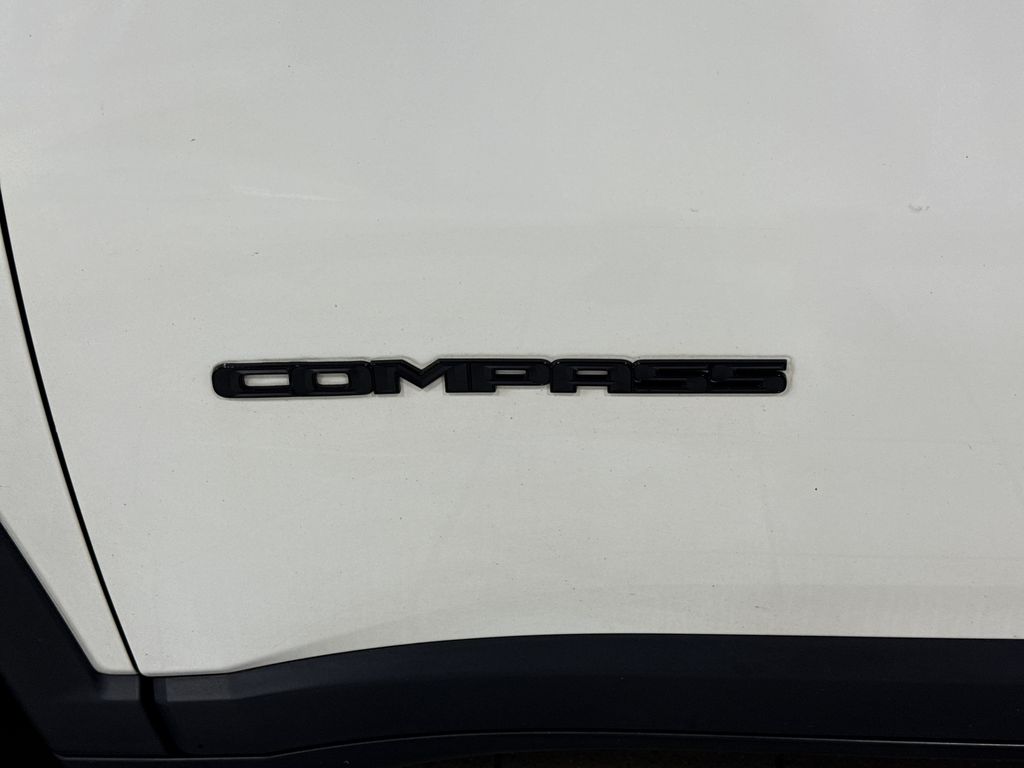 Thumbnail: 2018 Jeep Compass - 6