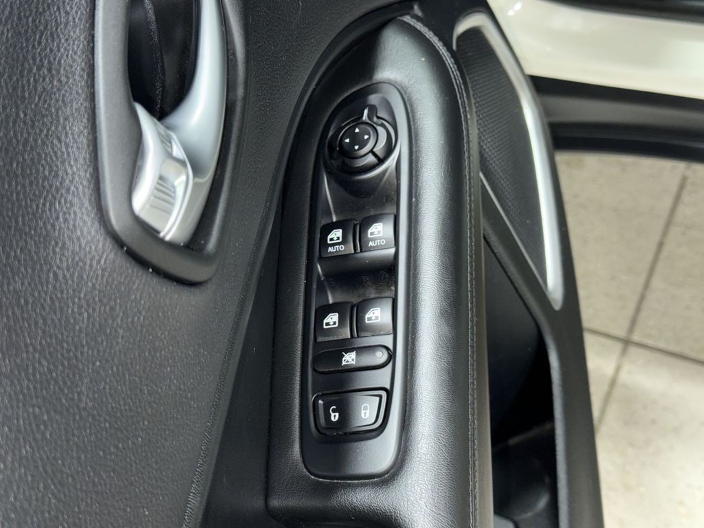 Thumbnail: 2018 Jeep Compass - 25