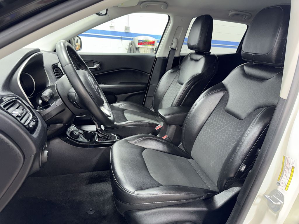 Thumbnail: 2018 Jeep Compass - 10