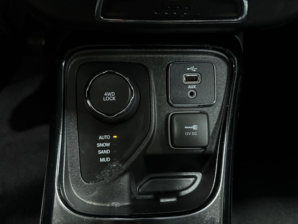 Thumbnail: 2018 Jeep Compass - 31