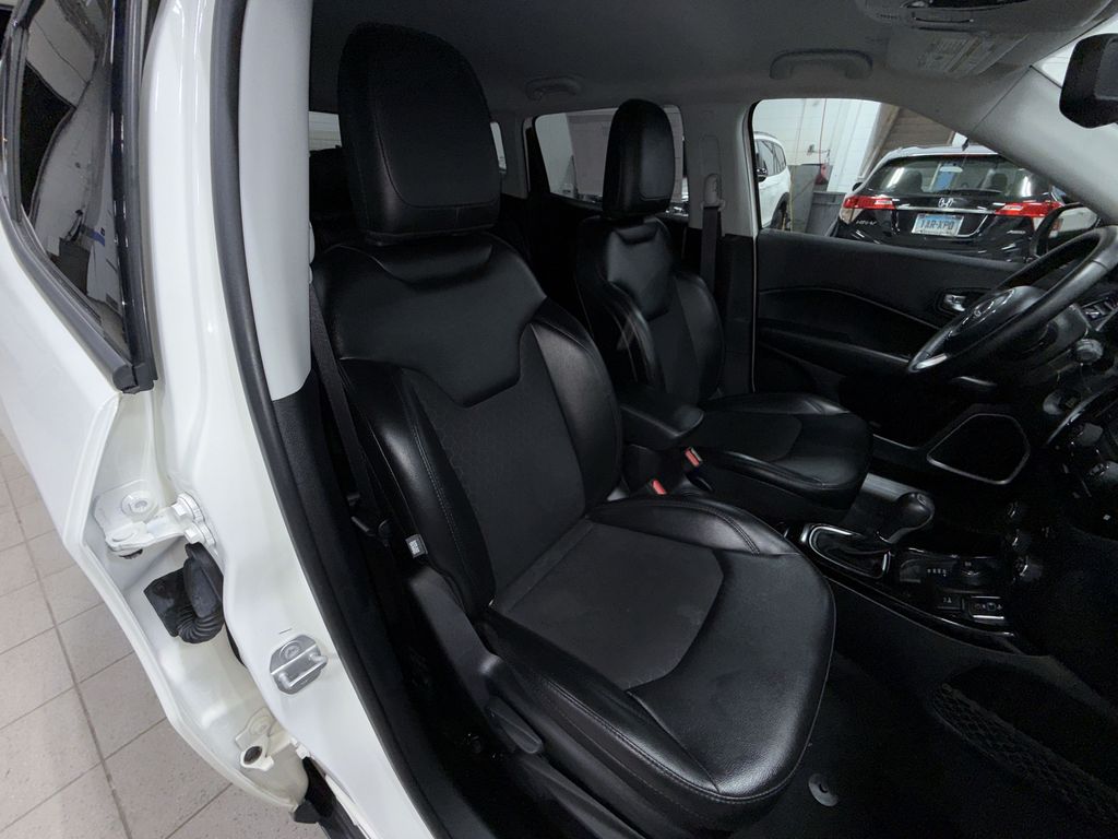 Thumbnail: 2018 Jeep Compass - 11