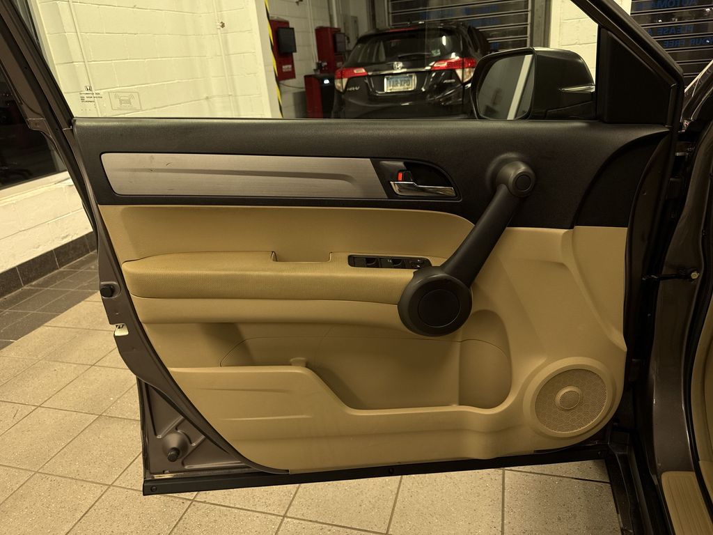Thumbnail: 2011 Honda CR-V - 27