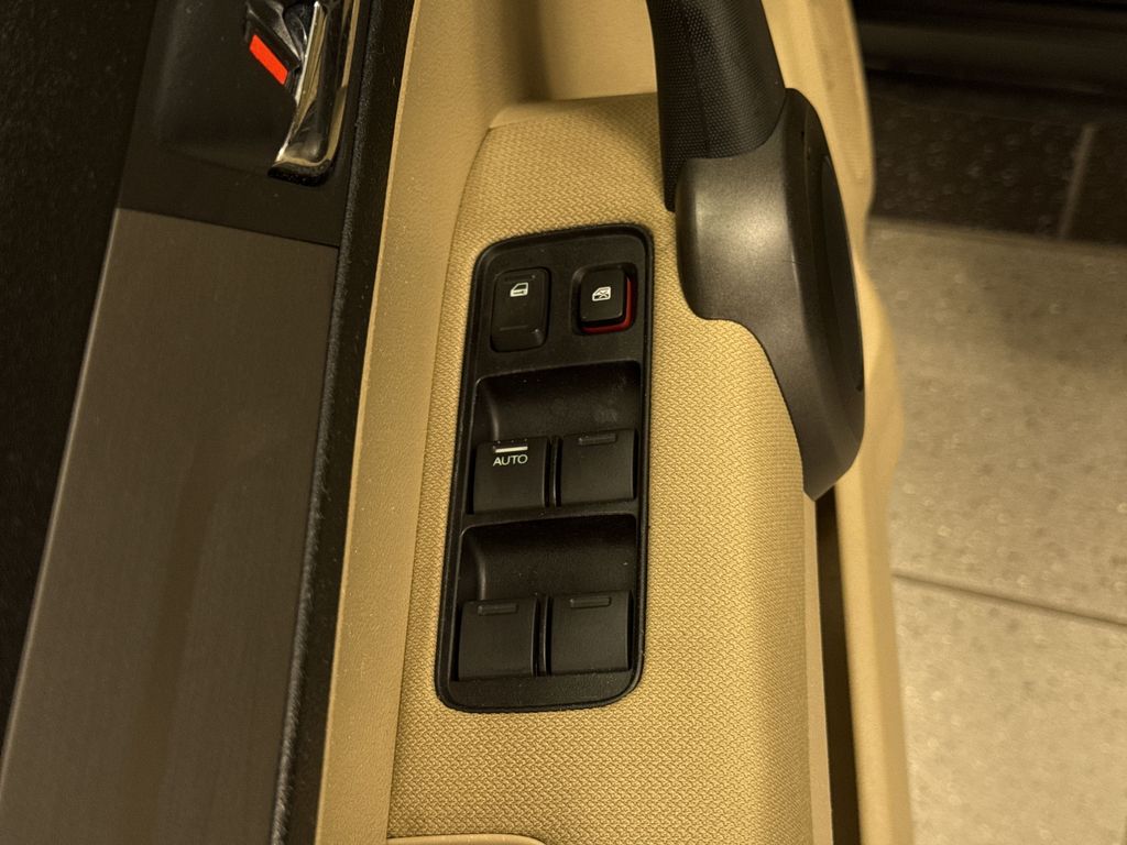 Thumbnail: 2011 Honda CR-V - 13