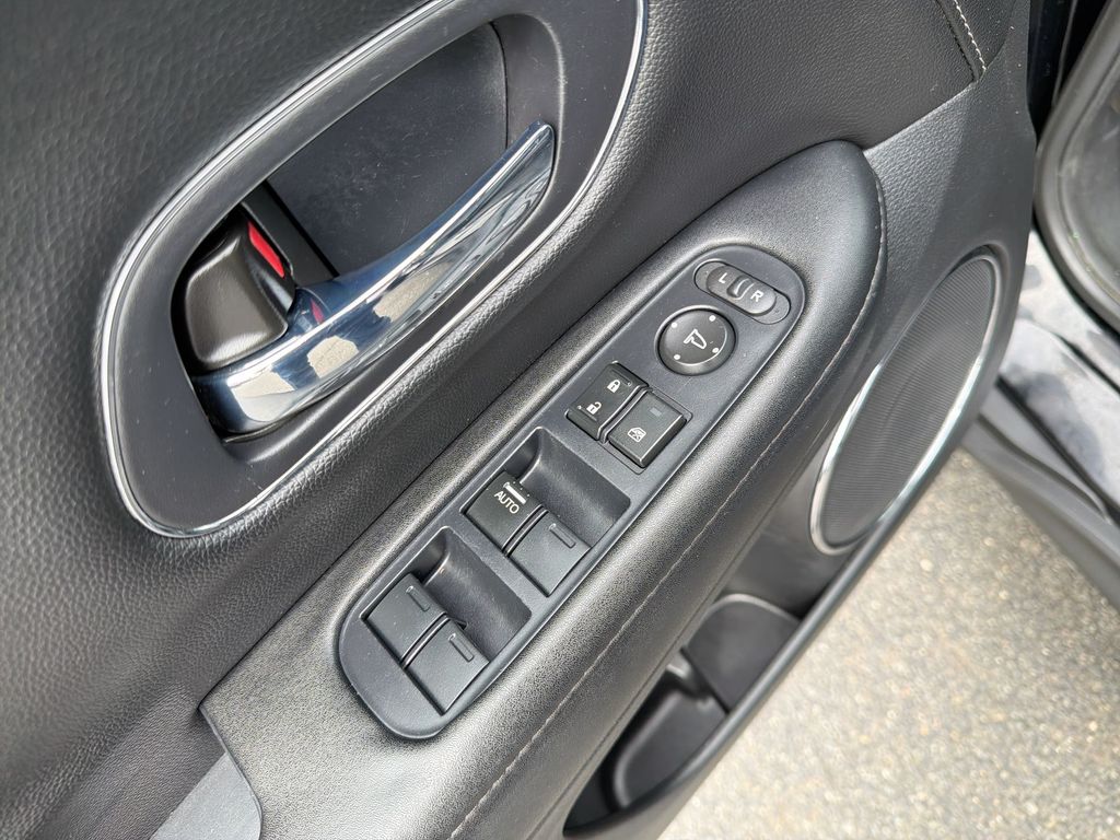 Thumbnail: 2020 Honda HR-V - 28