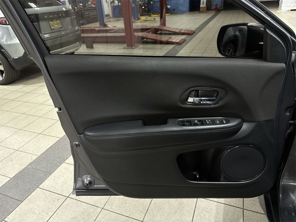 Thumbnail: 2018 Honda HR-V - 28