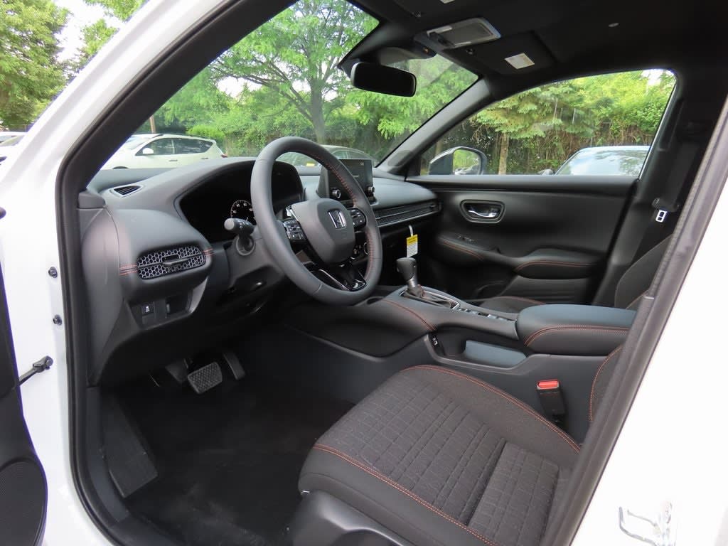 Thumbnail: 2025 Honda HR-V - 2