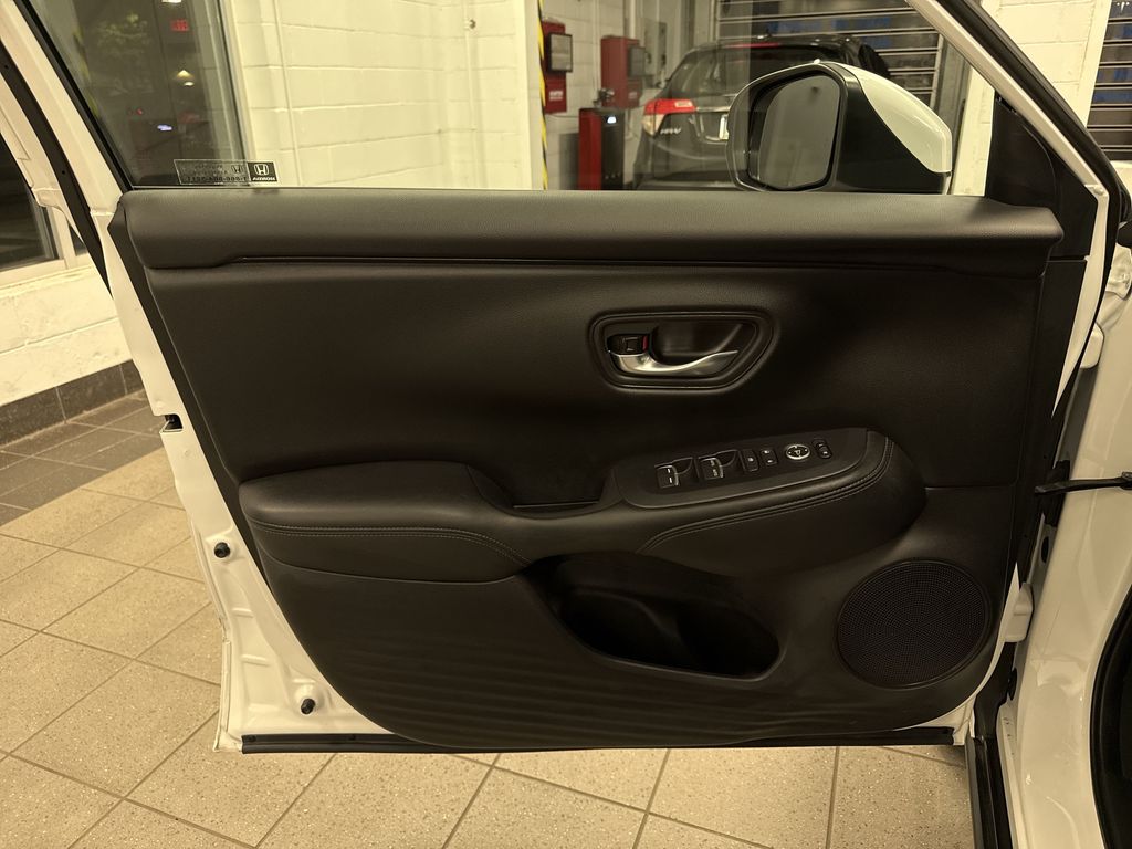 Thumbnail: 2025 Honda HR-V - 32
