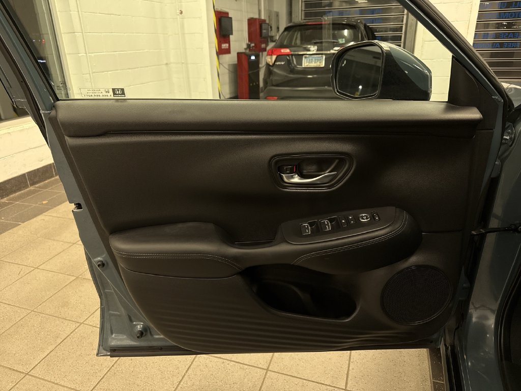 Thumbnail: 2025 Honda HR-V - 32