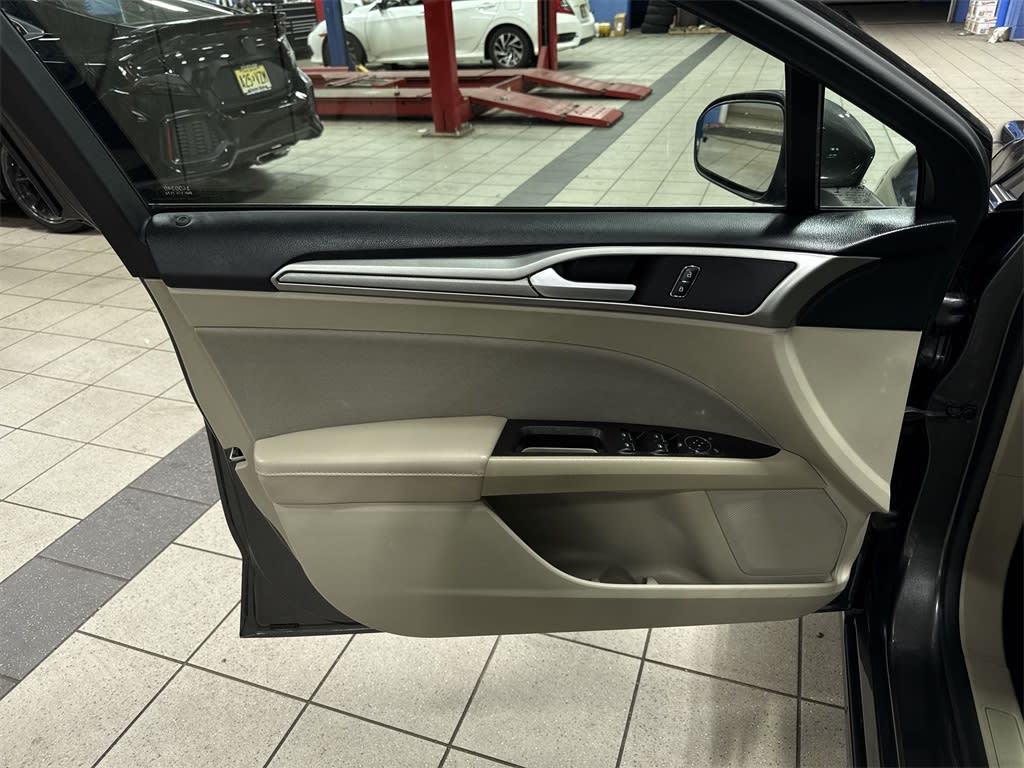 Thumbnail: 2020 Ford Fusion - 34