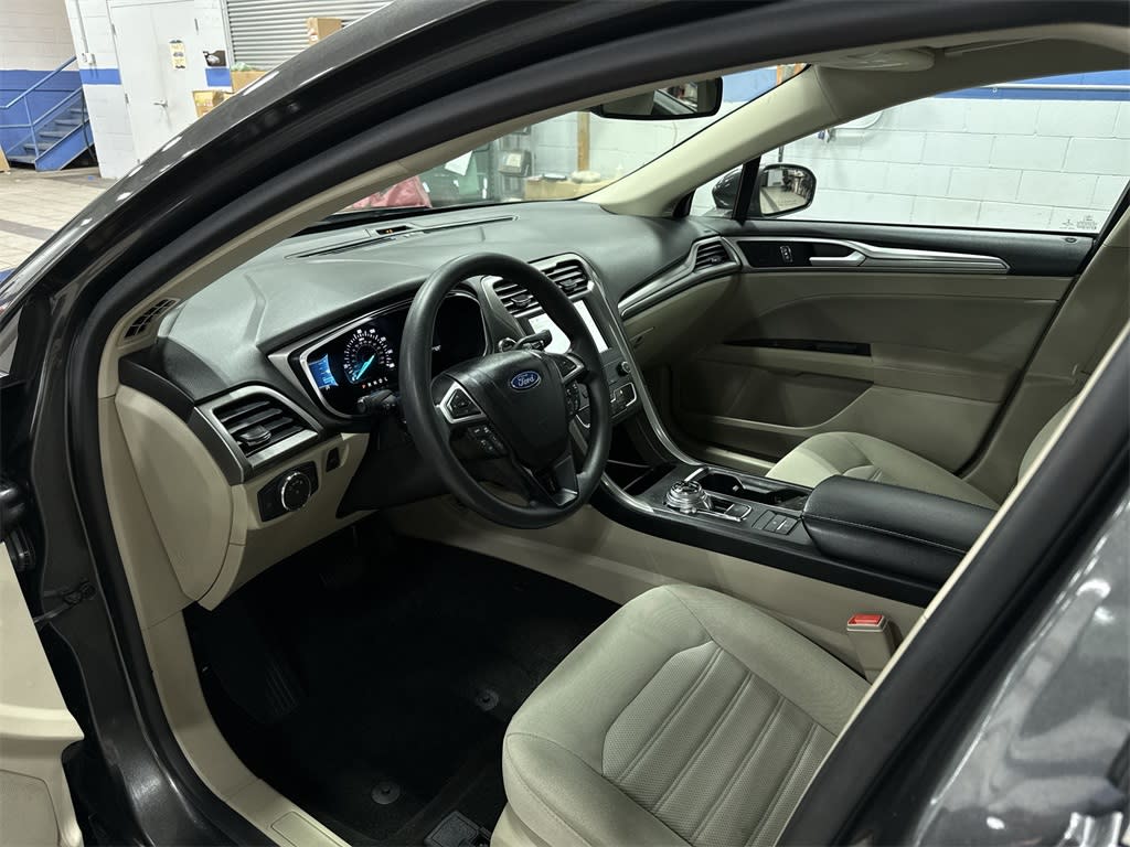 Thumbnail: 2020 Ford Fusion - 33