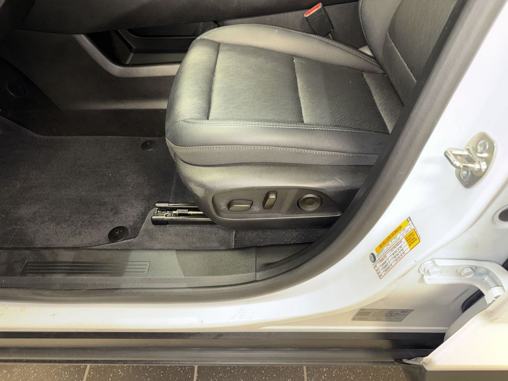 Thumbnail: 2025 Chevrolet Equinox - 25