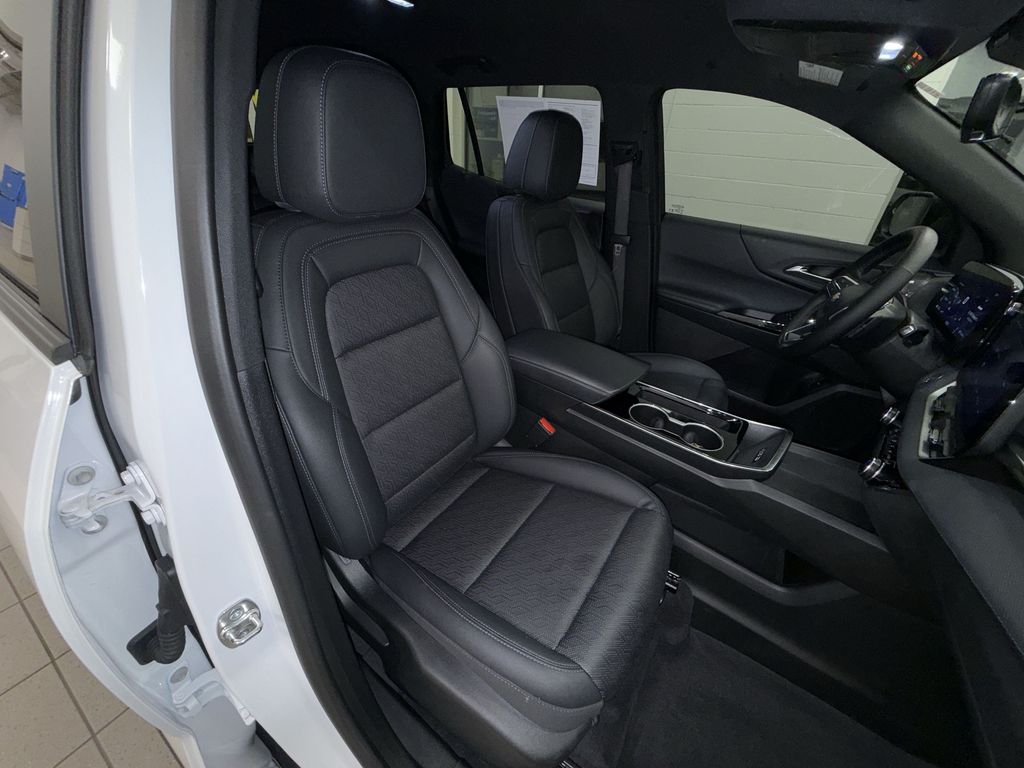 Thumbnail: 2025 Chevrolet Equinox - 10
