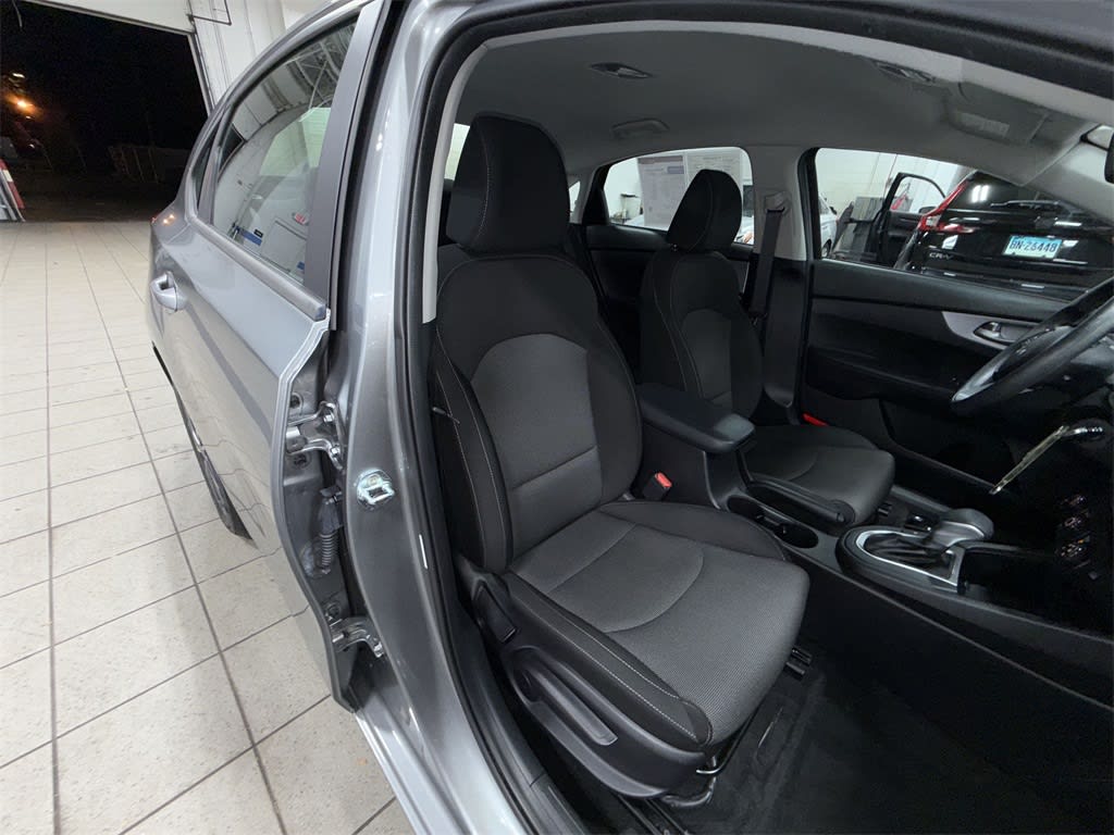 Thumbnail: 2022 Kia Forte - 5