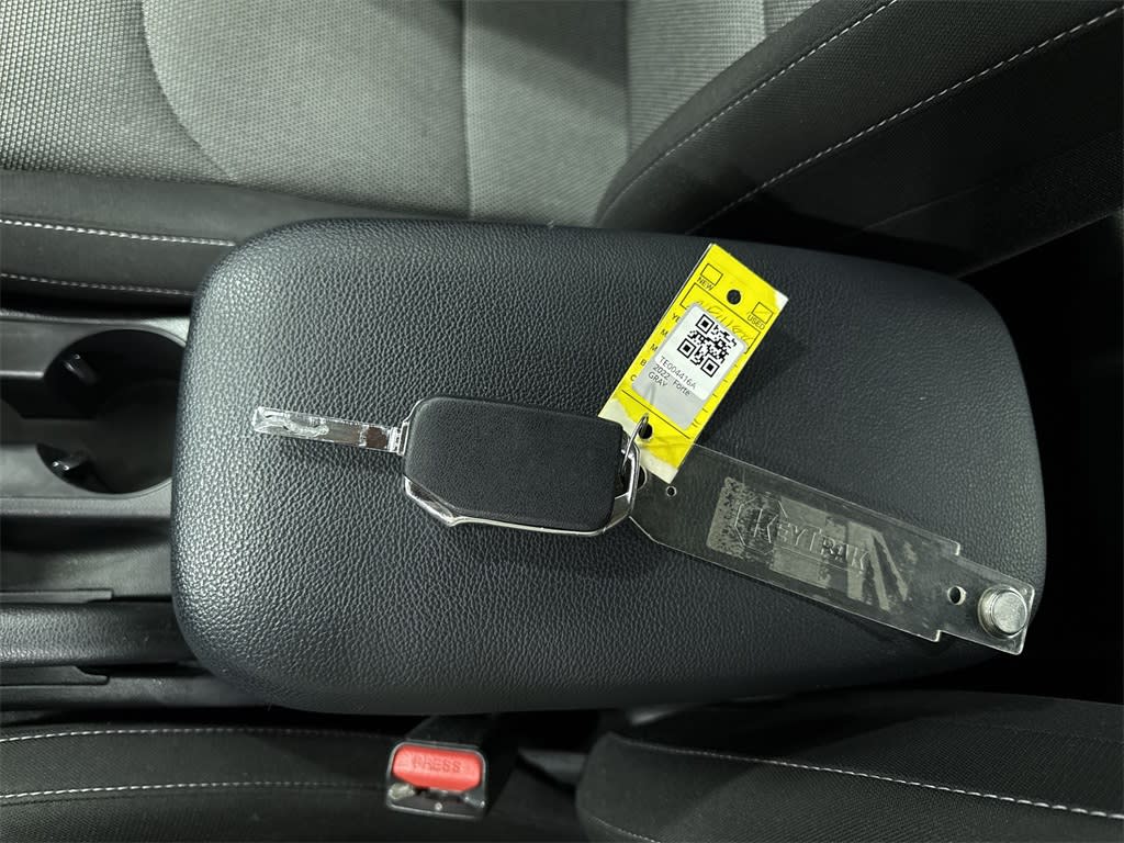 Thumbnail: 2022 Kia Forte - 15