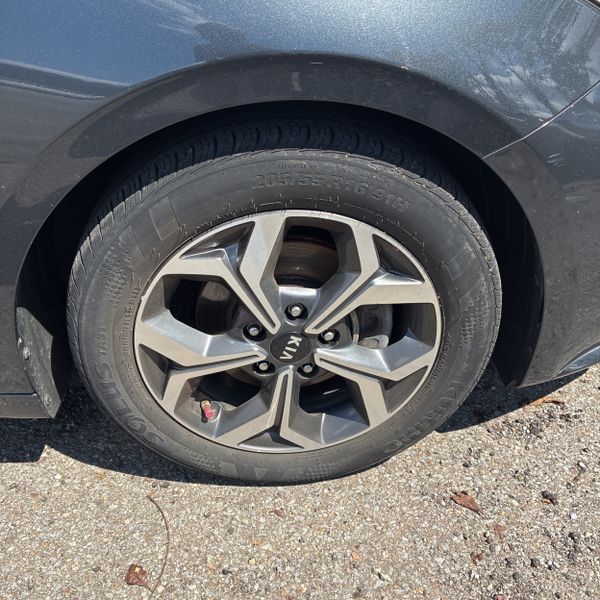 Thumbnail: 2019 Kia Forte - 20