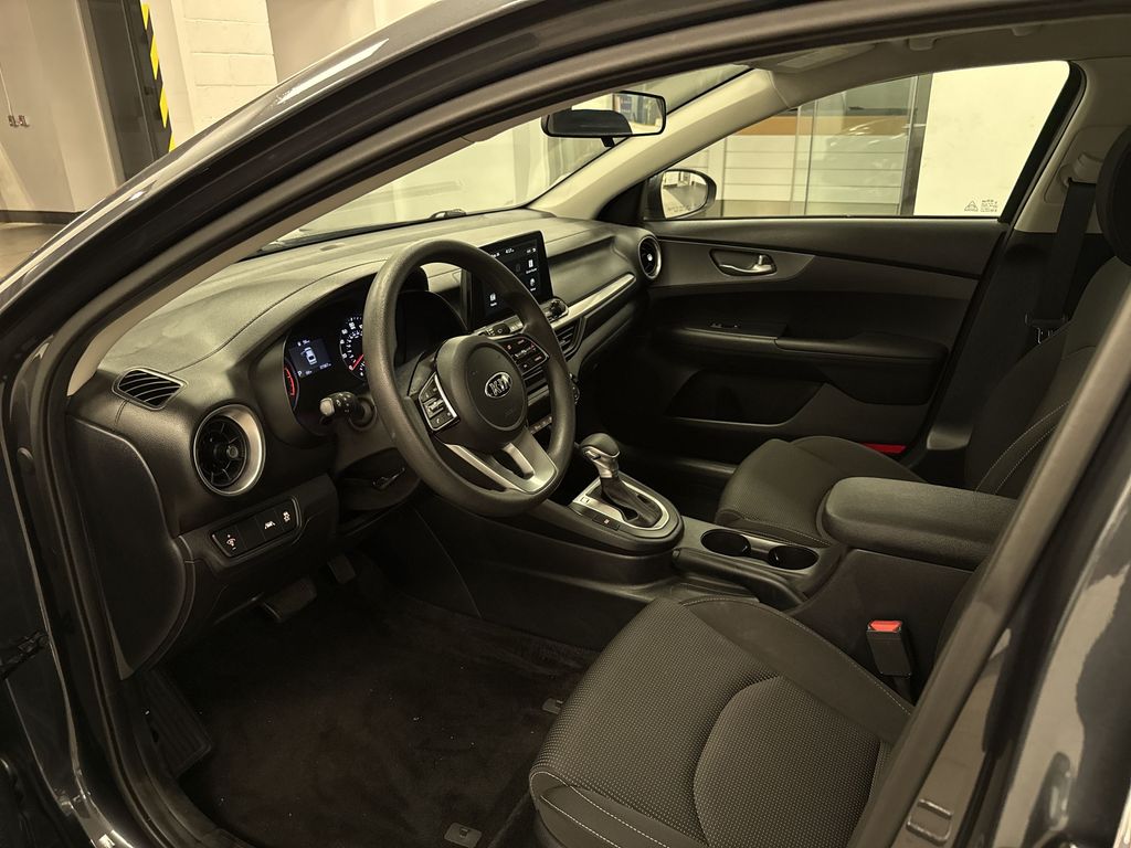 Thumbnail: 2019 Kia Forte - 27