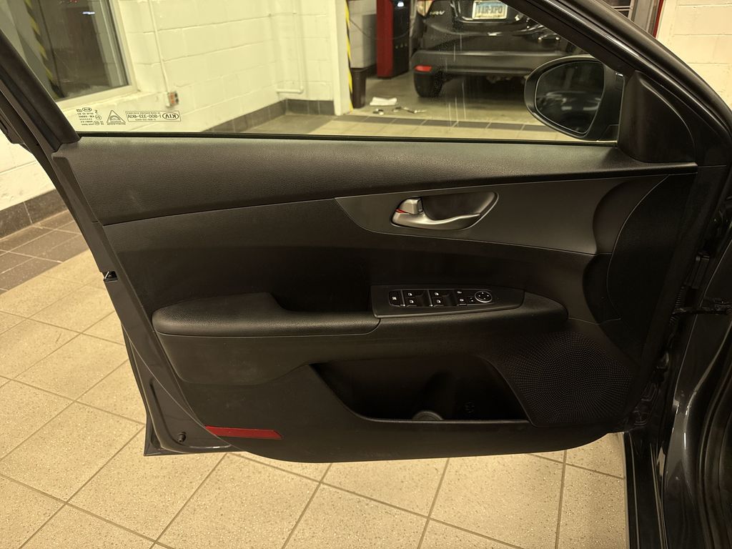 Thumbnail: 2019 Kia Forte - 28