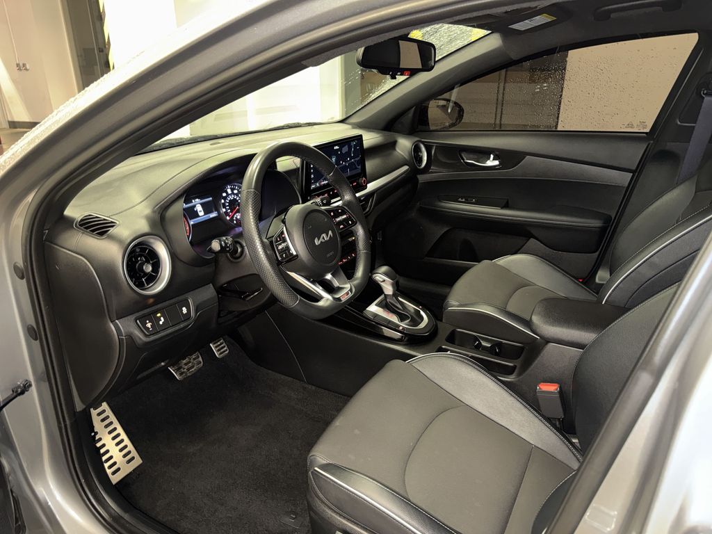 Thumbnail: 2023 Kia Forte - 8