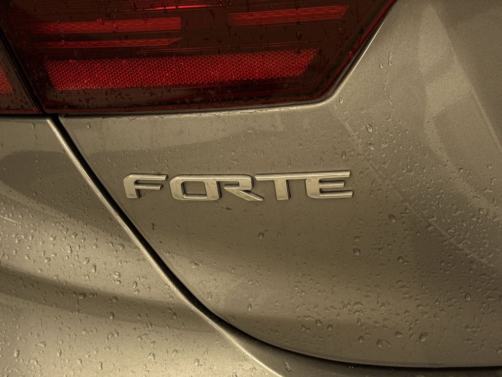 Thumbnail: 2023 Kia Forte - 5