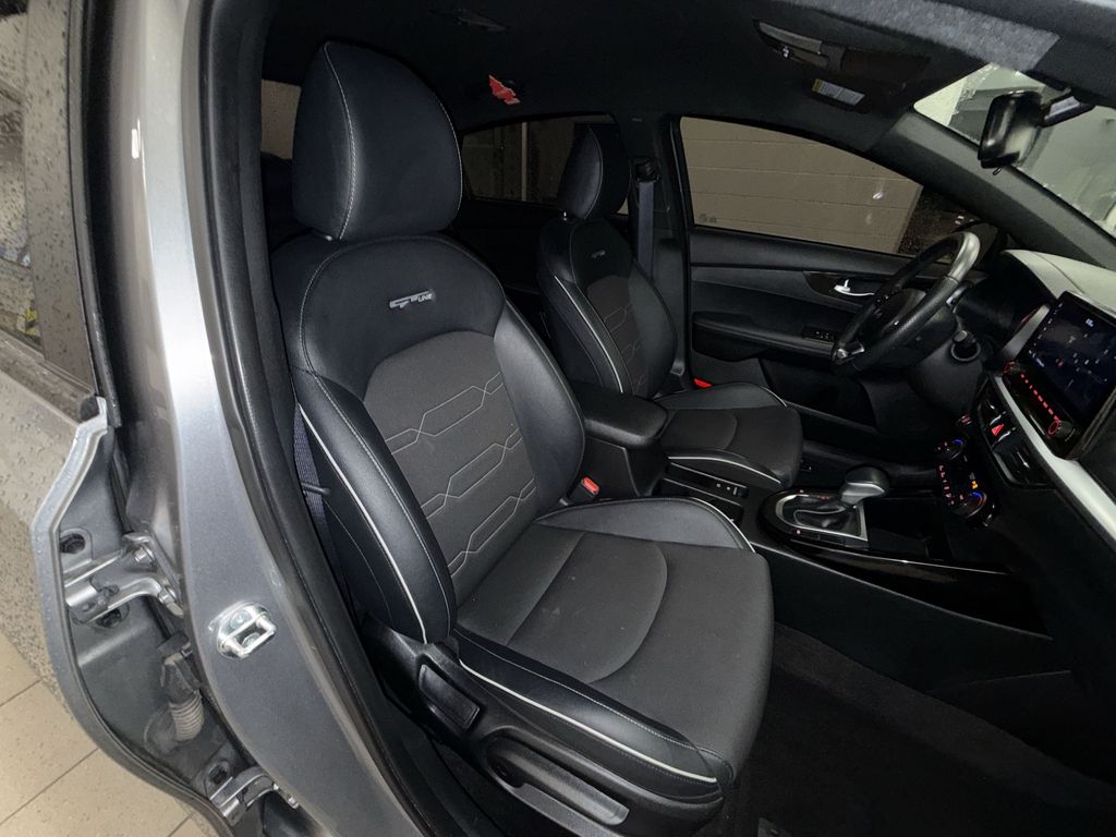 Thumbnail: 2023 Kia Forte - 10