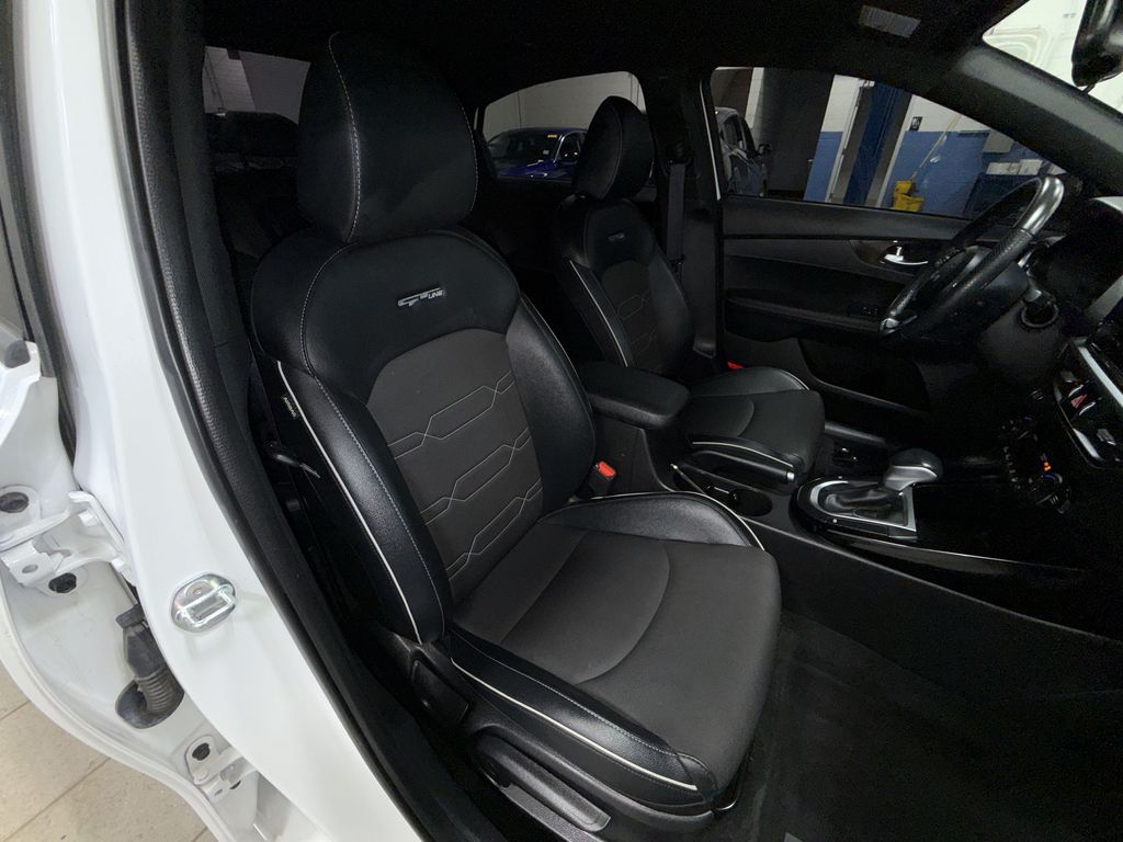 Thumbnail: 2023 Kia Forte - 10
