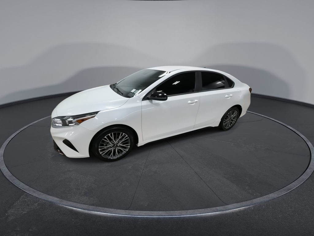Thumbnail: 2023 Kia Forte - 16