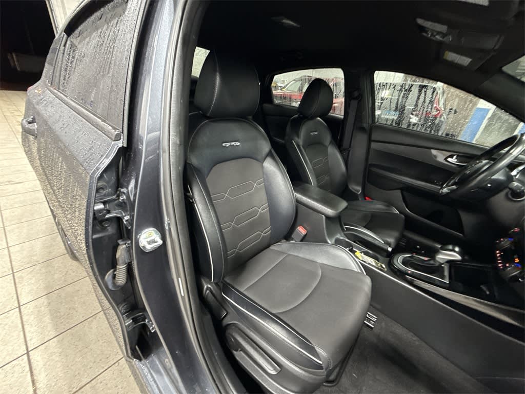 Thumbnail: 2023 Kia Forte - 9