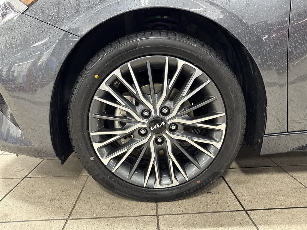 Thumbnail: 2023 Kia Forte - 6