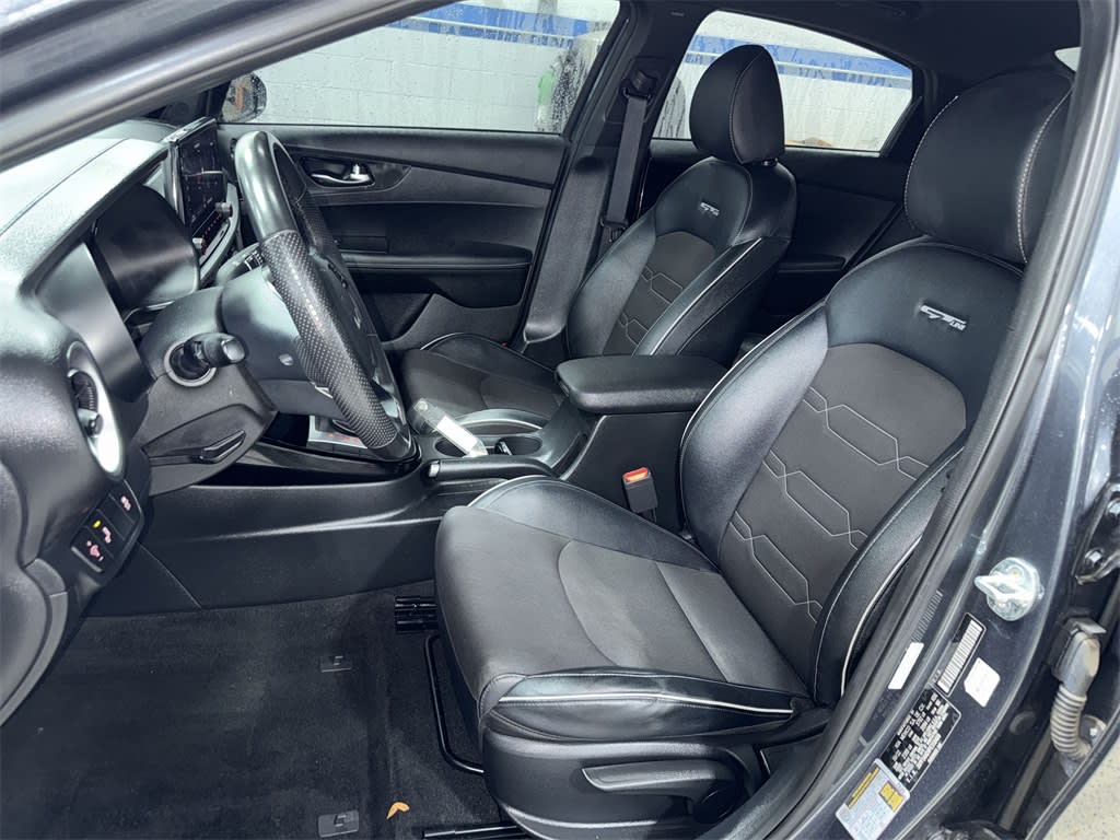 Thumbnail: 2023 Kia Forte - 8