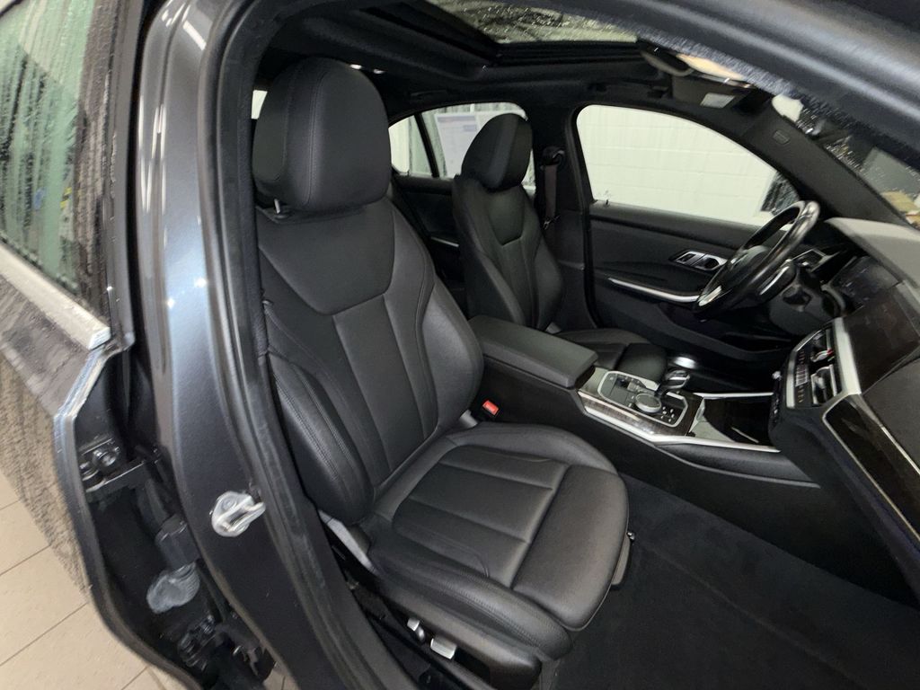 Thumbnail: 2021 BMW 3 Series - 9