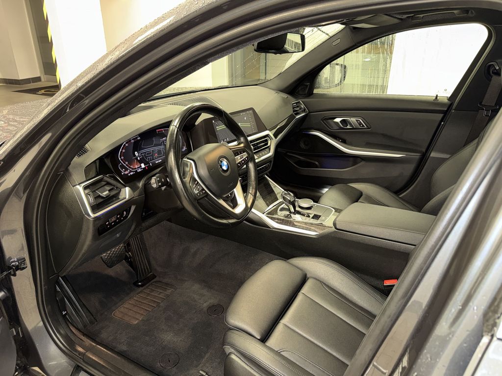 Thumbnail: 2021 BMW 3 Series - 31