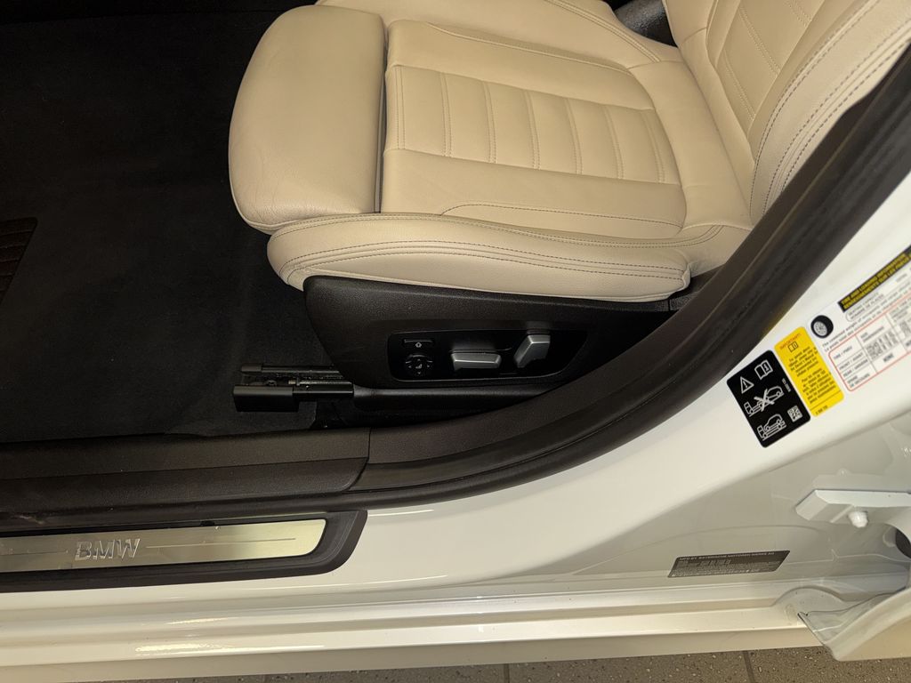 Thumbnail: 2021 BMW 3 Series - 26