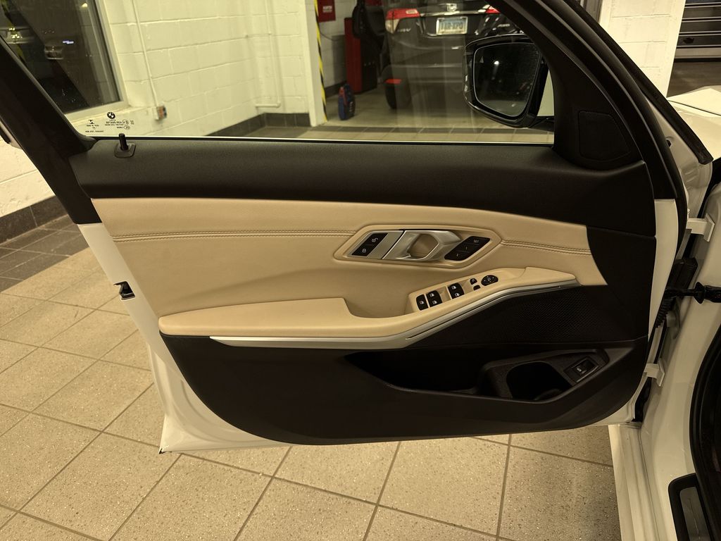 Thumbnail: 2021 BMW 3 Series - 33