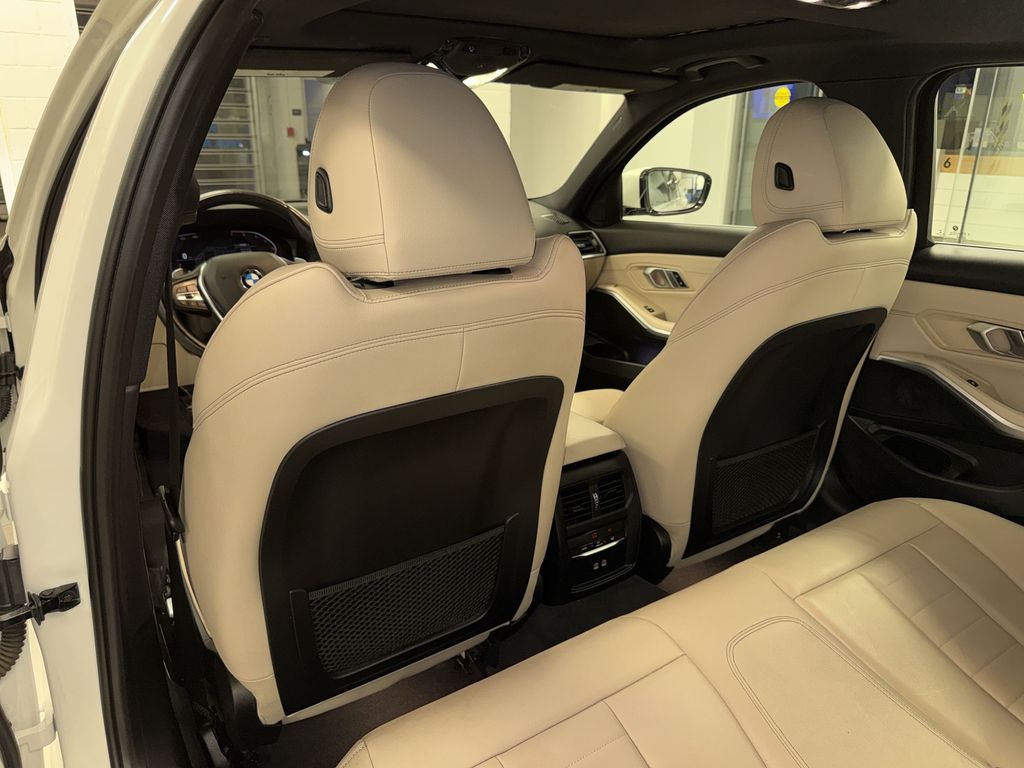 Thumbnail: 2021 BMW 3 Series - 31