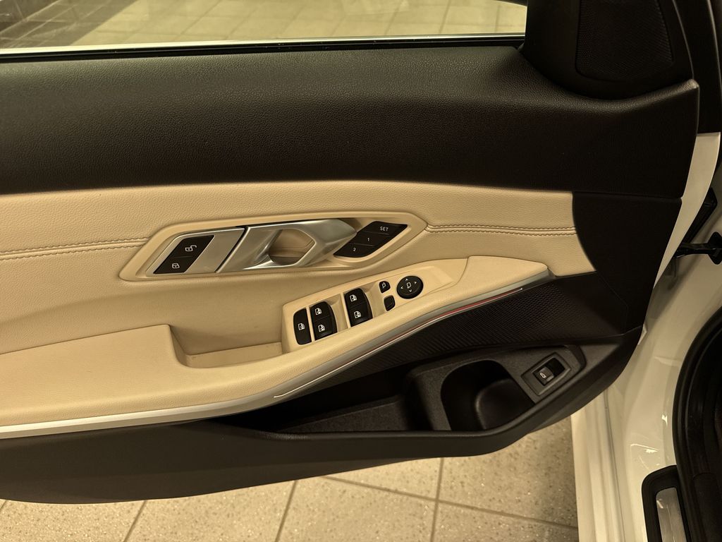 Thumbnail: 2021 BMW 3 Series - 25