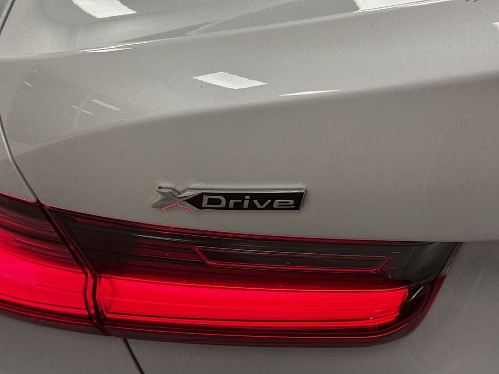 Thumbnail: 2021 BMW 3 Series - 29