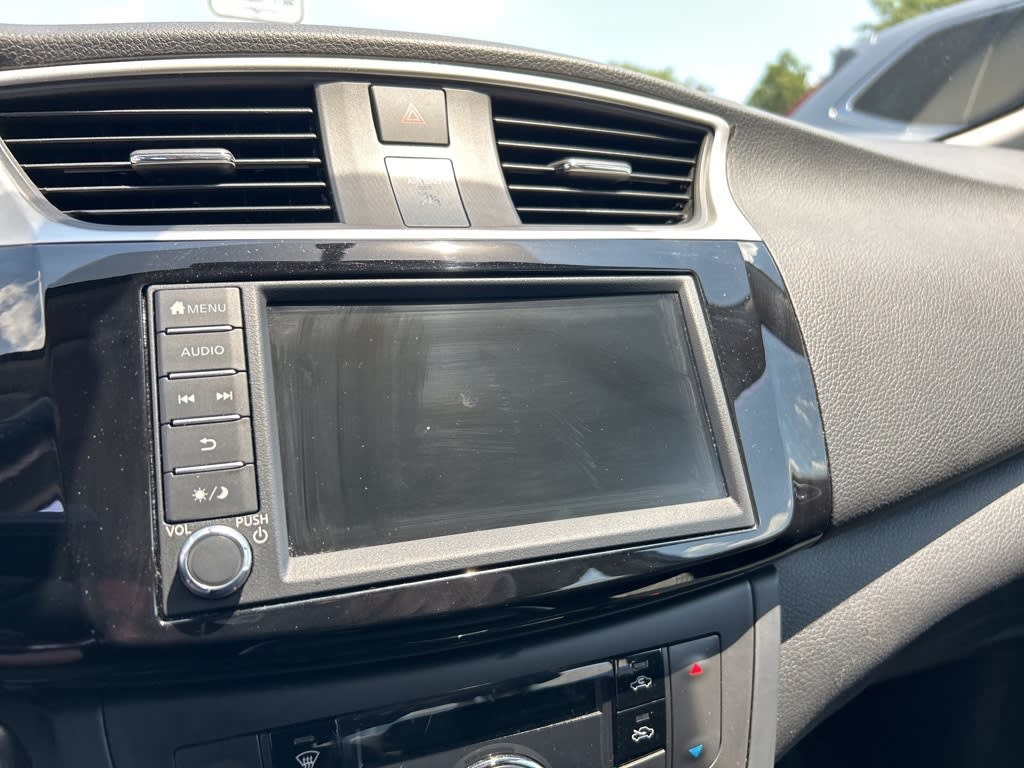Thumbnail: 2019 Nissan Sentra - 9