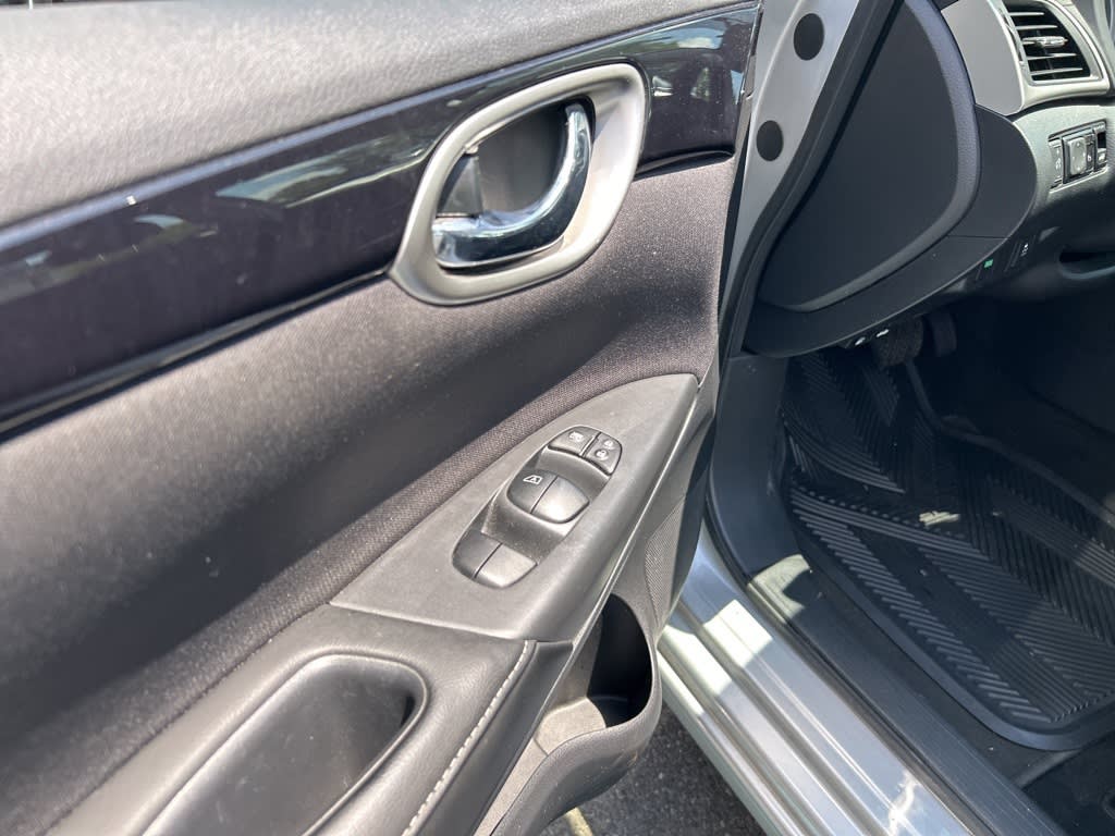 Thumbnail: 2019 Nissan Sentra - 19
