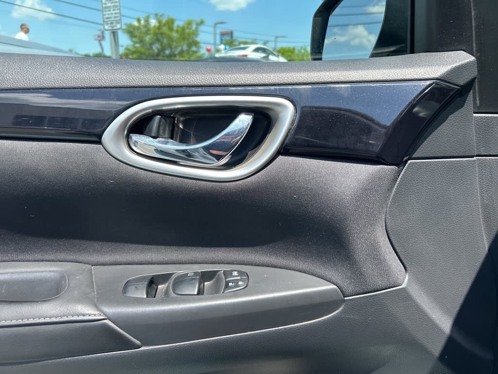 Thumbnail: 2019 Nissan Sentra - 24