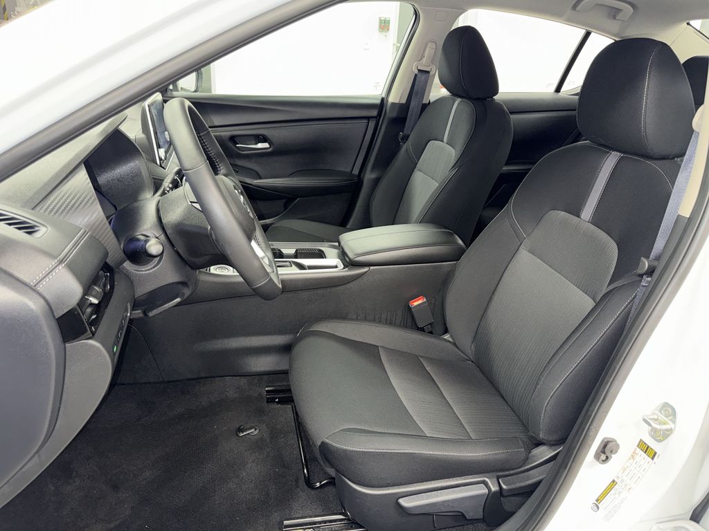 Thumbnail: 2023 Nissan Sentra - 8