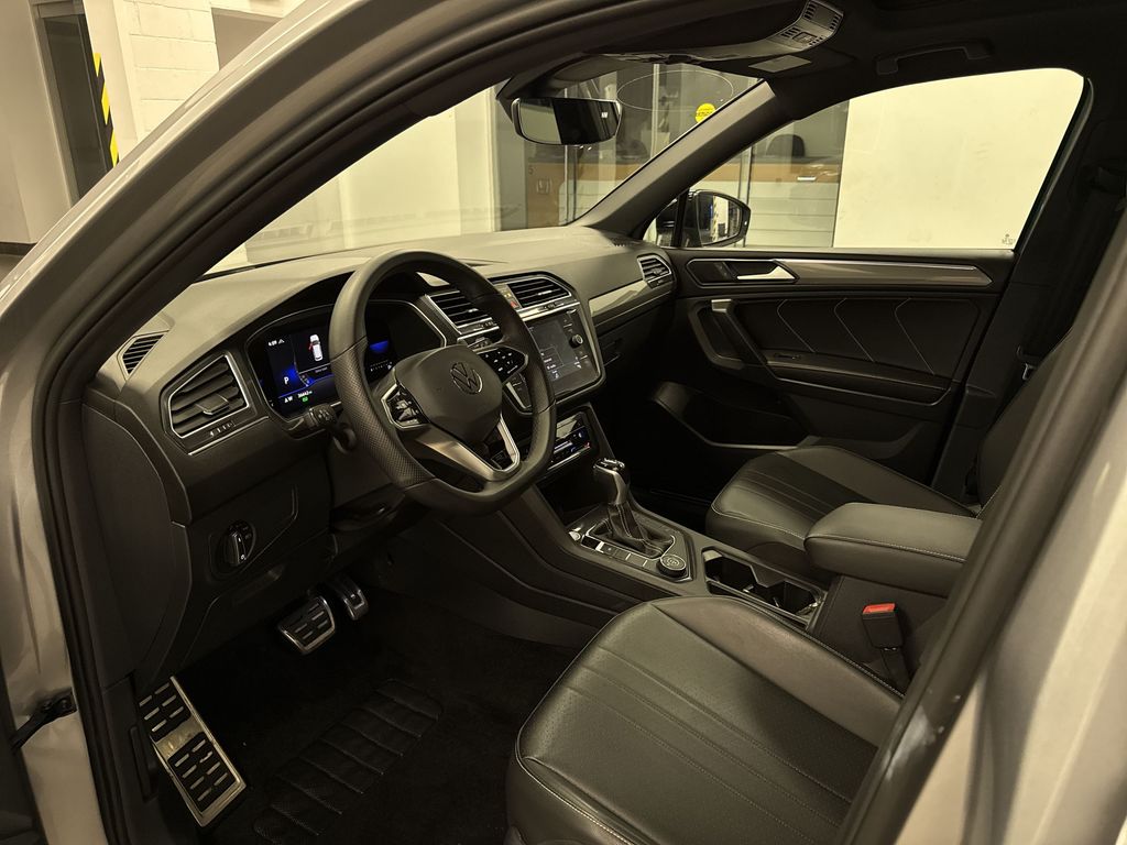 Thumbnail: 2022 Volkswagen Tiguan - 9