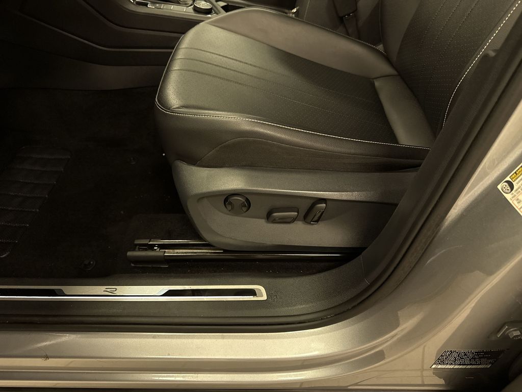 Thumbnail: 2022 Volkswagen Tiguan - 26