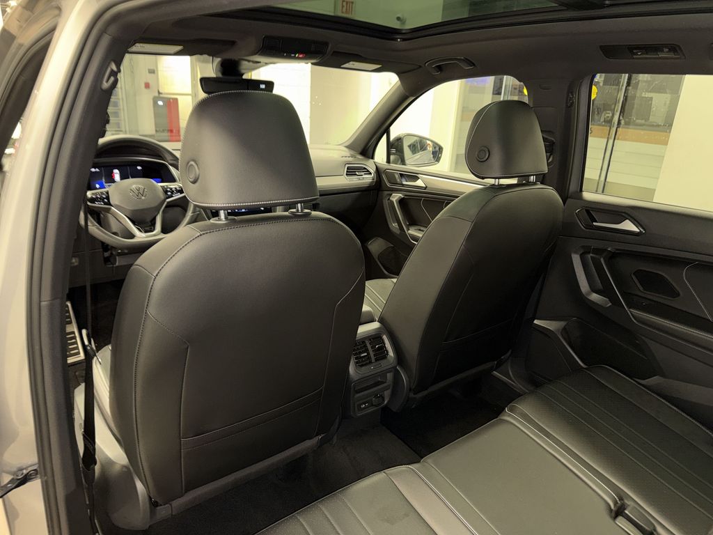 Thumbnail: 2022 Volkswagen Tiguan - 32