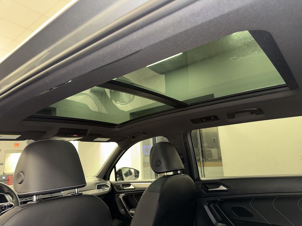 Thumbnail: 2022 Volkswagen Tiguan - 27