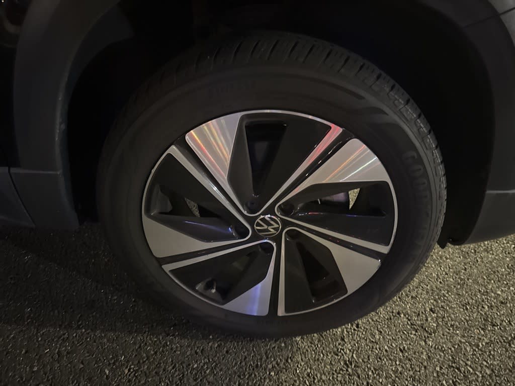 Thumbnail: 2023 Volkswagen Taos - 25