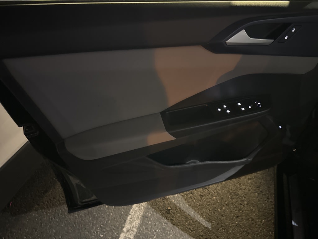 Thumbnail: 2023 Volkswagen Taos - 17