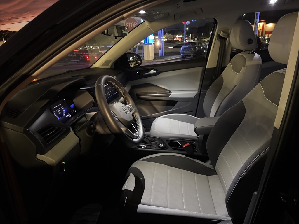 Thumbnail: 2023 Volkswagen Taos - 8